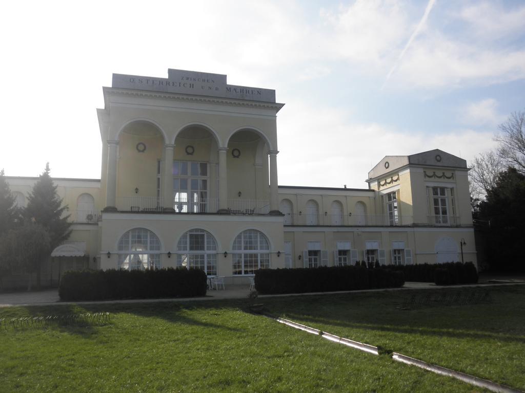 Apartmany Hlohovec Bagian luar foto