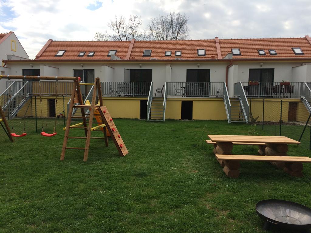 Apartmany Hlohovec Bagian luar foto
